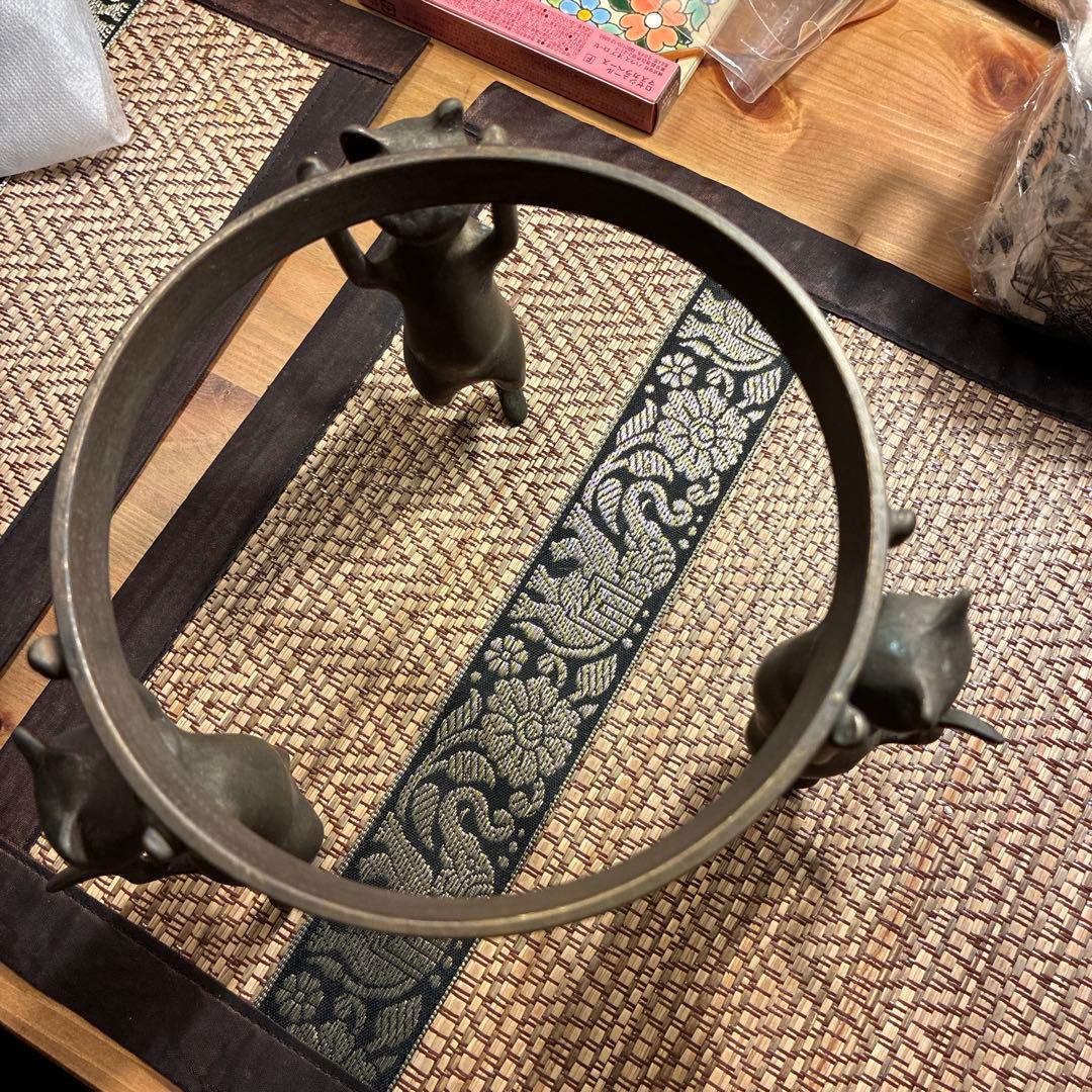 銅製 五徳 三猫 猫 火鉢 囲炉裏 茶道具 鍋置き 蓋置 金属工芸 三匹猫