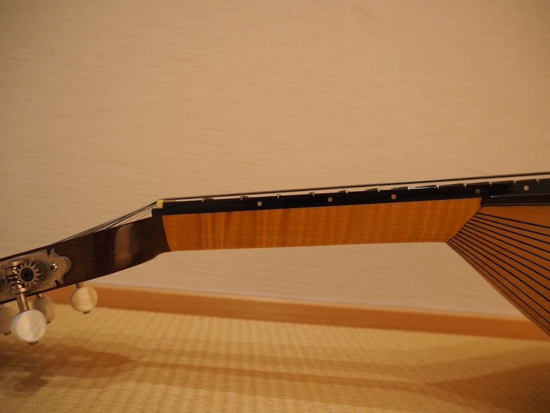 落合マンドリン S2（2007年製）