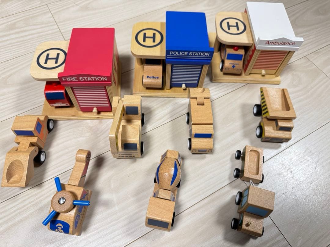 Click clack　知育・木製玩具　働く車　13個セット