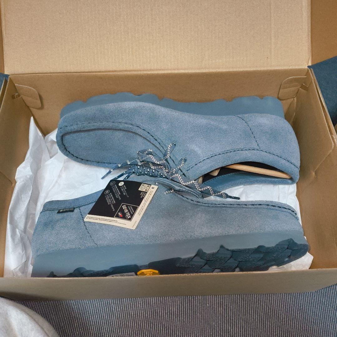 靴 clarks wallabee gtx blue gray