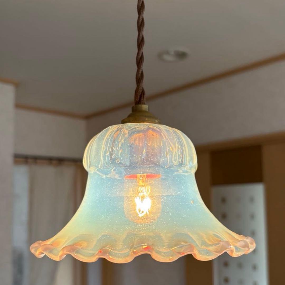 フランスアンティーク　オパールセント　ランプシェード