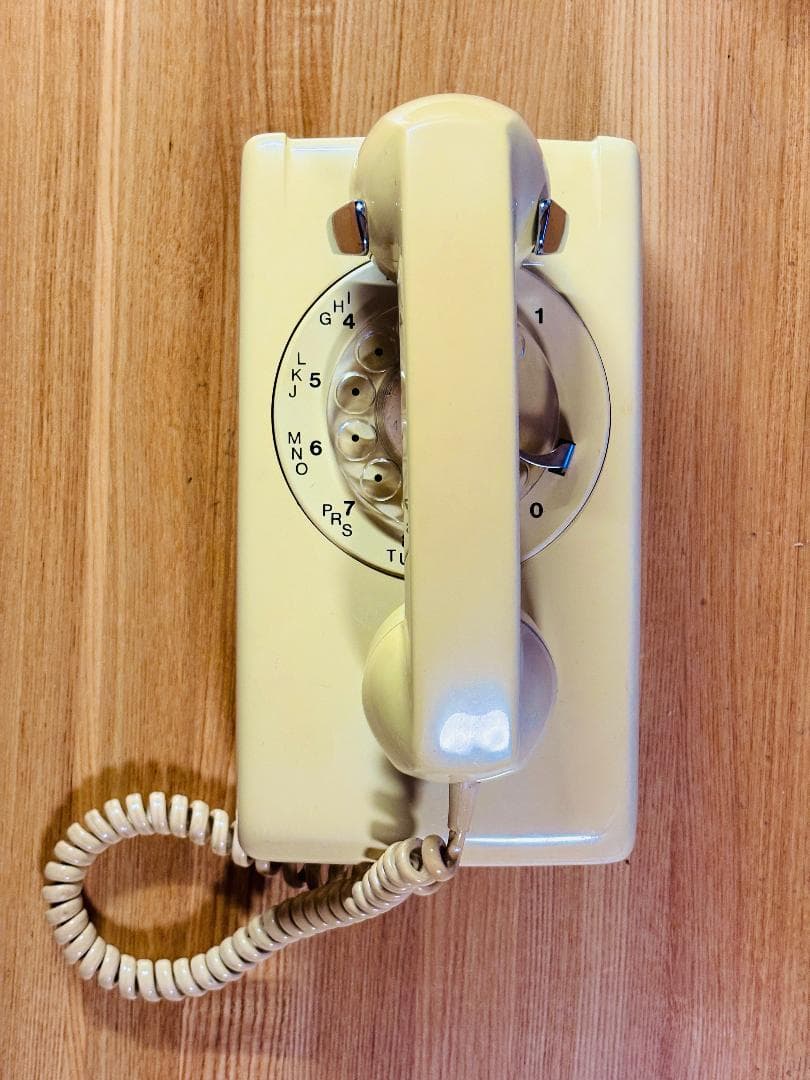 ヴィンテージ 壁掛け ダイアル 電話機 クリーム色