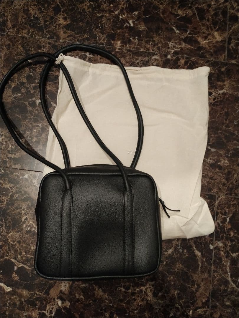 Aeta スクエアショルダーバッグ