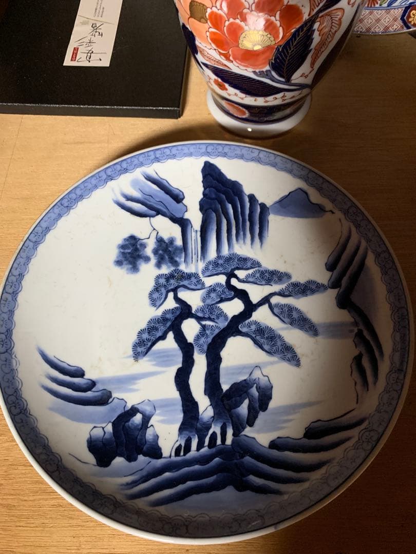 青白磁の風景画皿