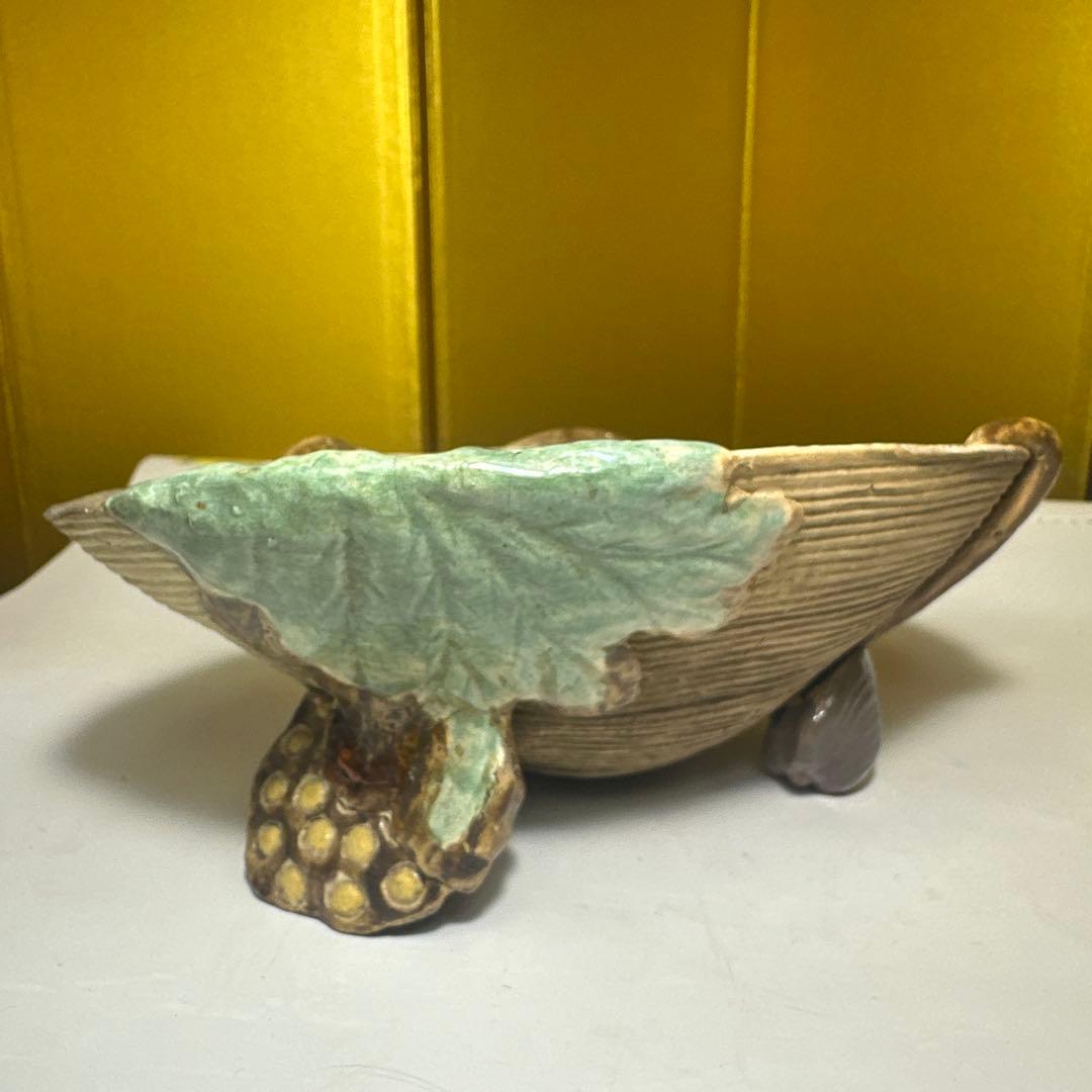 二六焼，楽山焼，水月焼，古董，インテリア，カニと葉の浮彫り陶器皿