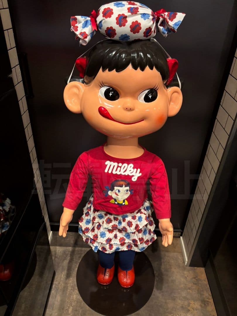 不二家 店頭ペコちゃん ほっぺの赤いペコちゃん 等身大