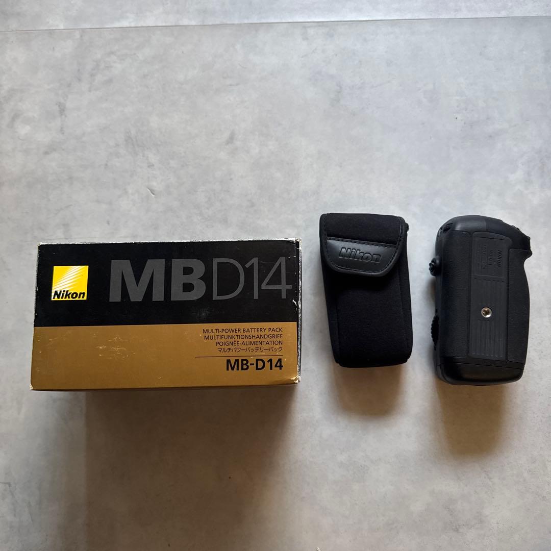 Nikon D600 デジタル一眼レフカメラ ボディ＋リモコン＋MB-D14