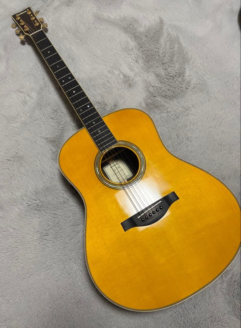 YAMAHAヤマハLL-TAアコースティックギター ギグバッグ、付属品付き