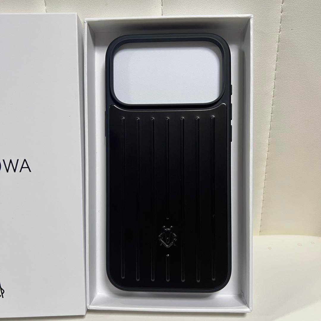 【確実正規品】リモワiphone 17 pro【中古】