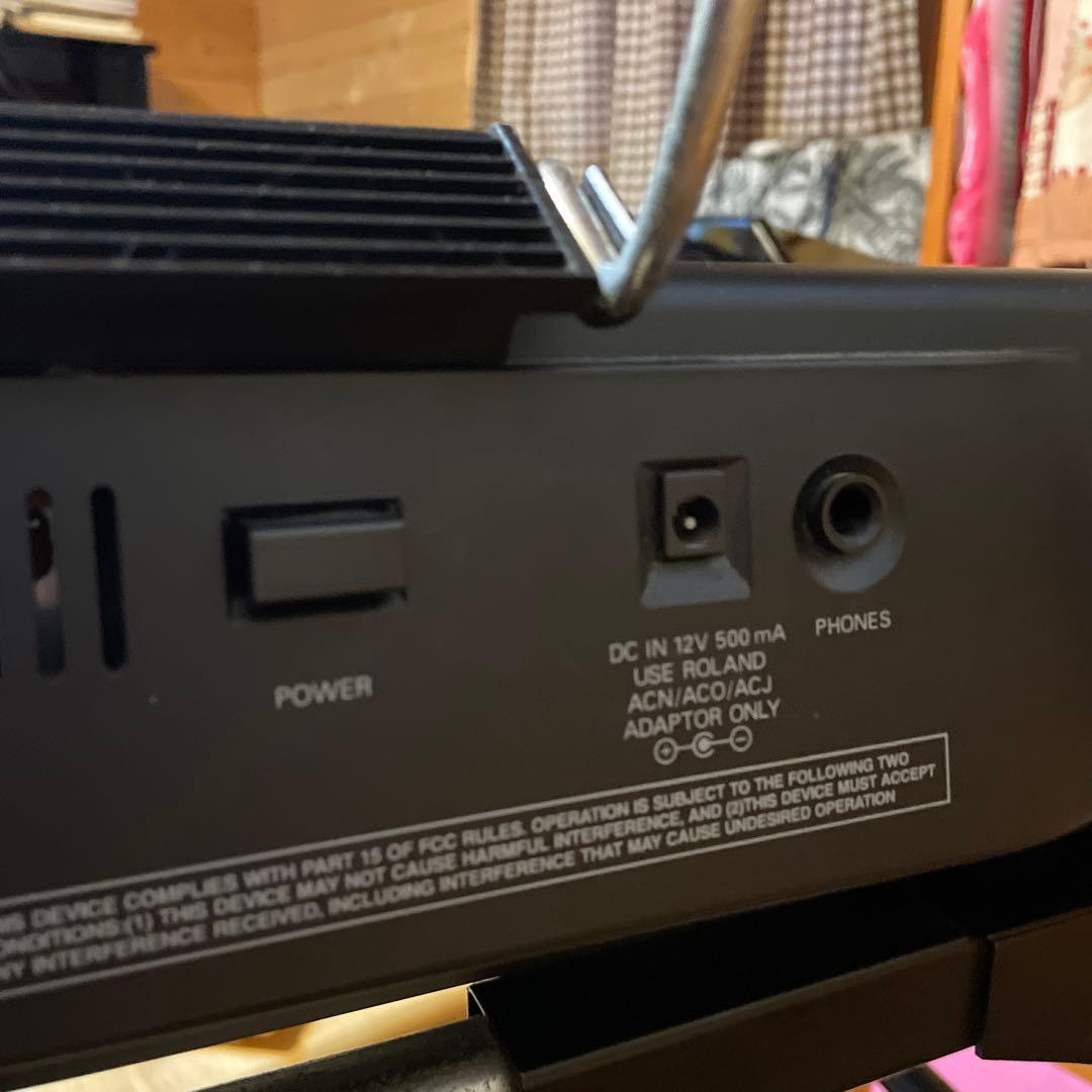 ROLAND E-14 取説が無いのでPDFをダウンロードしてください。