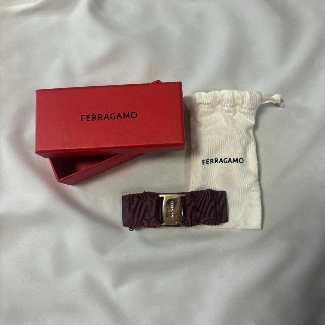 FERRAGAMO バレッタ