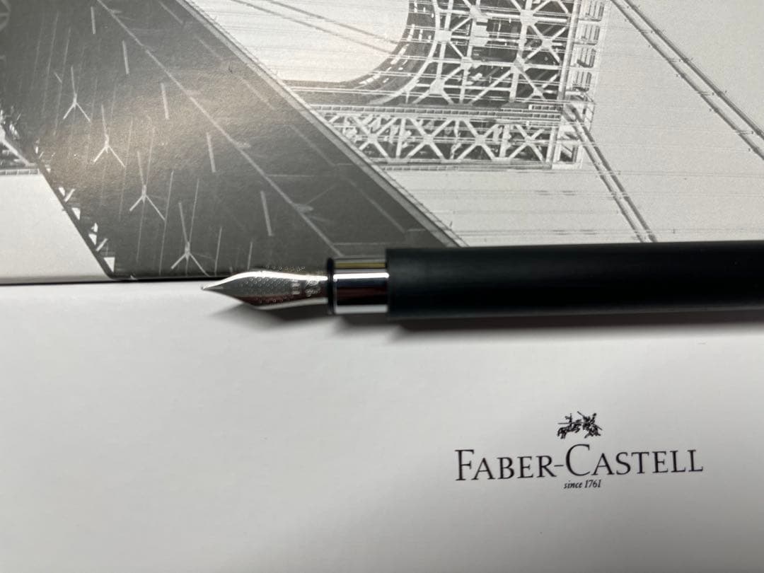 【超美品】ファーバーカステル　万年筆　アンビション　レジン　EF