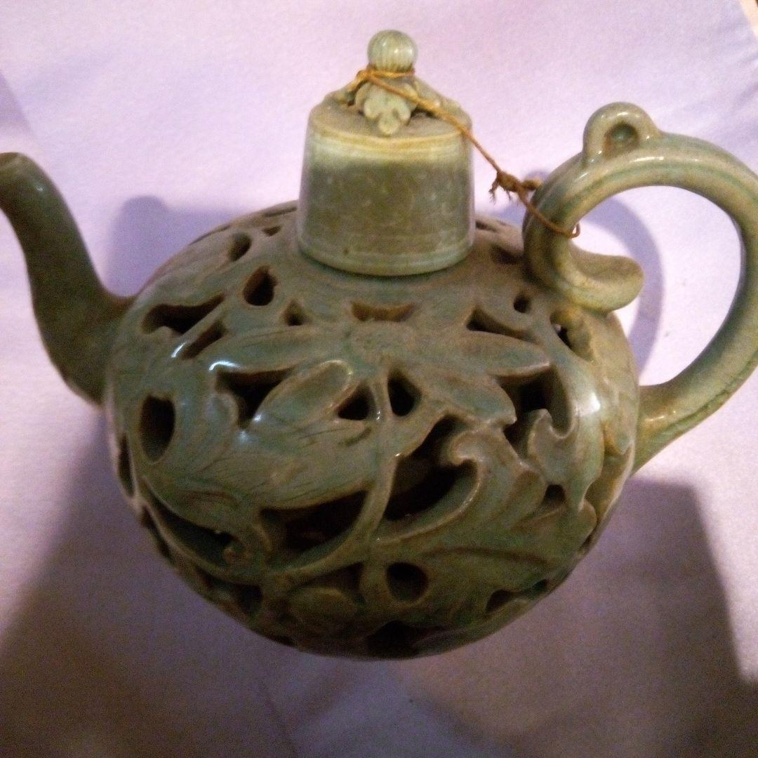 中国陶磁器　青磁　緑色の透かし彫り陶器ティーポット