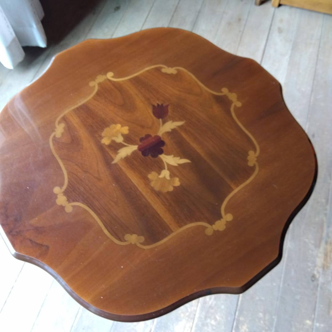 にんじん　イタリア製の象嵌コーヒーテーブル アンティーク