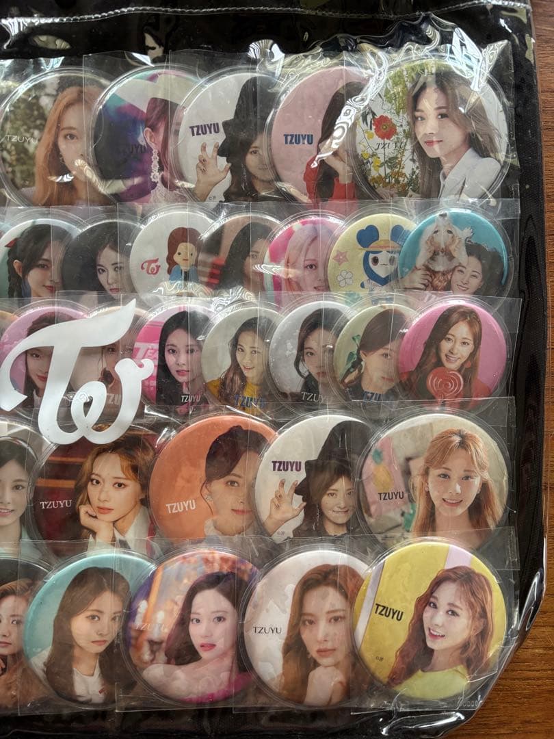 TWICE グッズ 痛バック ツウィ　缶バッジまとめ売り