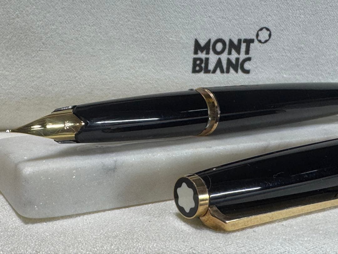 【極美品】モンブラン NO 121 万年筆 ペン先18K ブラック 極細字