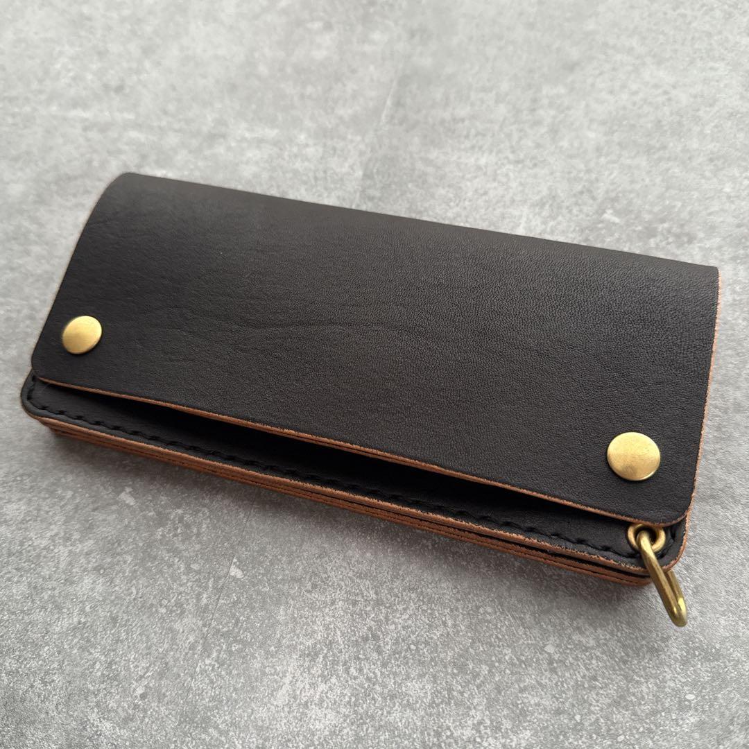 トラッカーウォレット　丘染めブラック　茶芯　3層　真鍮　長財布　ロングウォレット