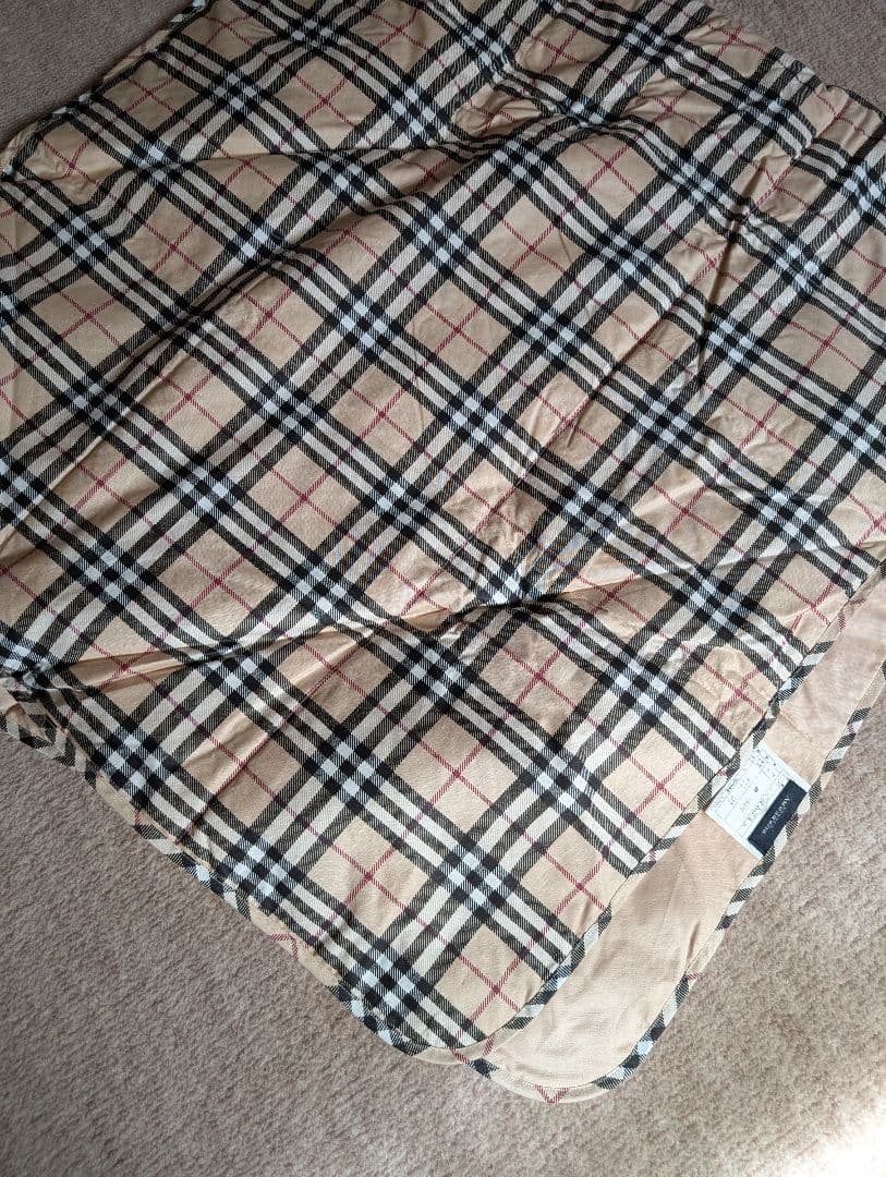 バーバリー　ひざ掛け　ダウン　ノバチェック　新品　未使用品　タグ付き　西川