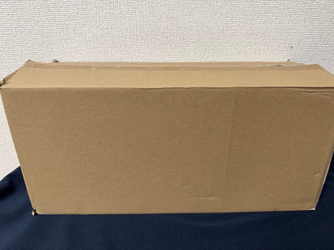【新品未開封】ISUZU GIGA 1/43 ミニカー　トラック