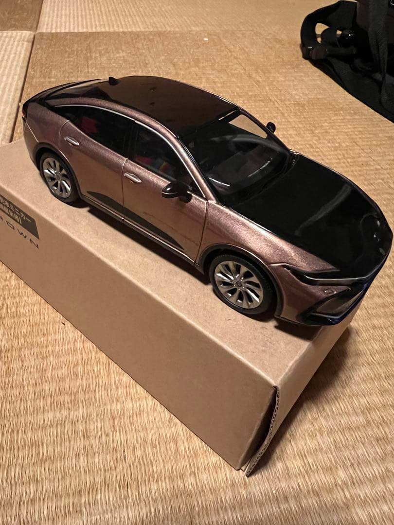 【非売品】トヨタ　CROWN 1/30 ミニカー