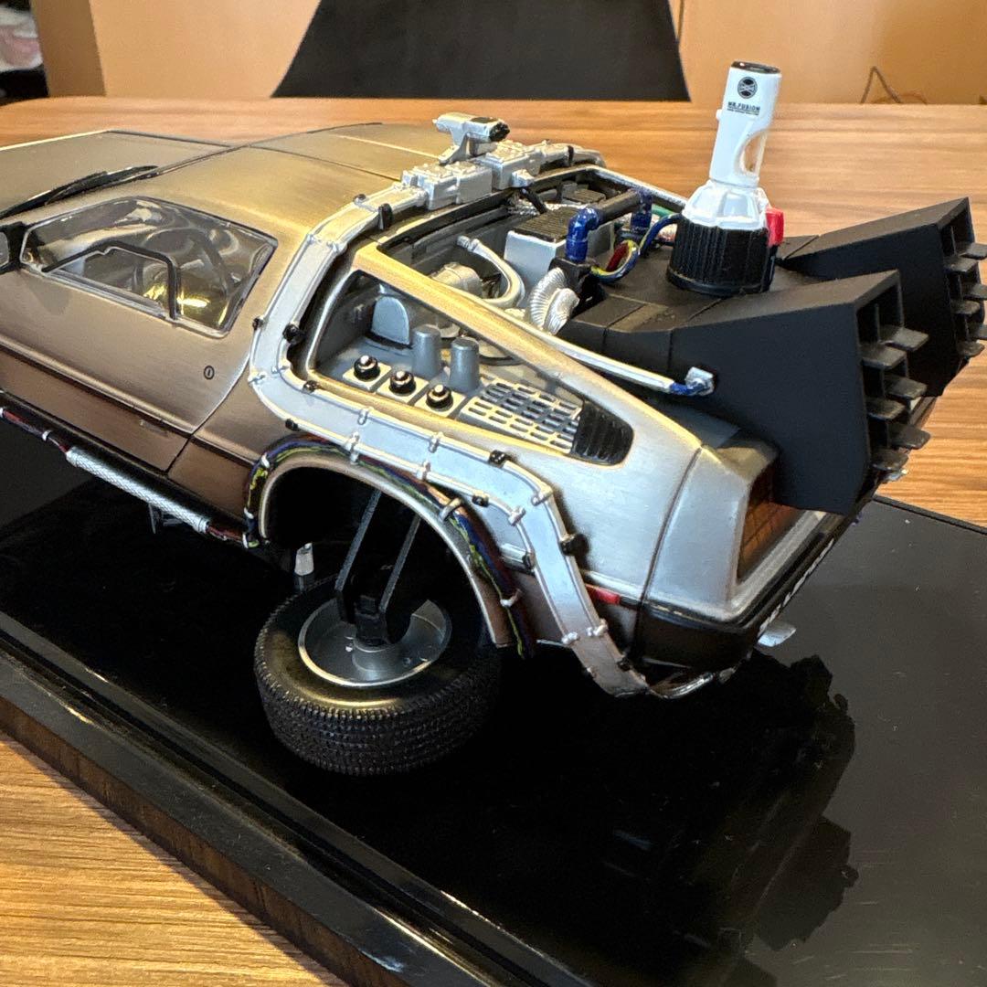 h*8様 バック・トゥ・ザ・フューチャー sunstar 1/18デロリアン ダ
