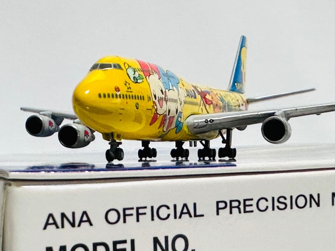 全日空商事 1/500 ANA B747-400 ピカチュウジャンボ