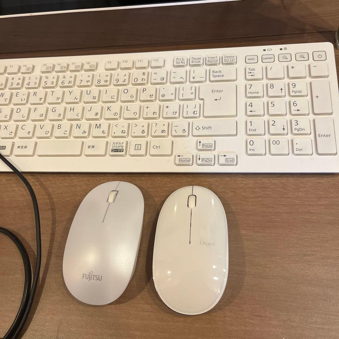 FUJITSUパソコン