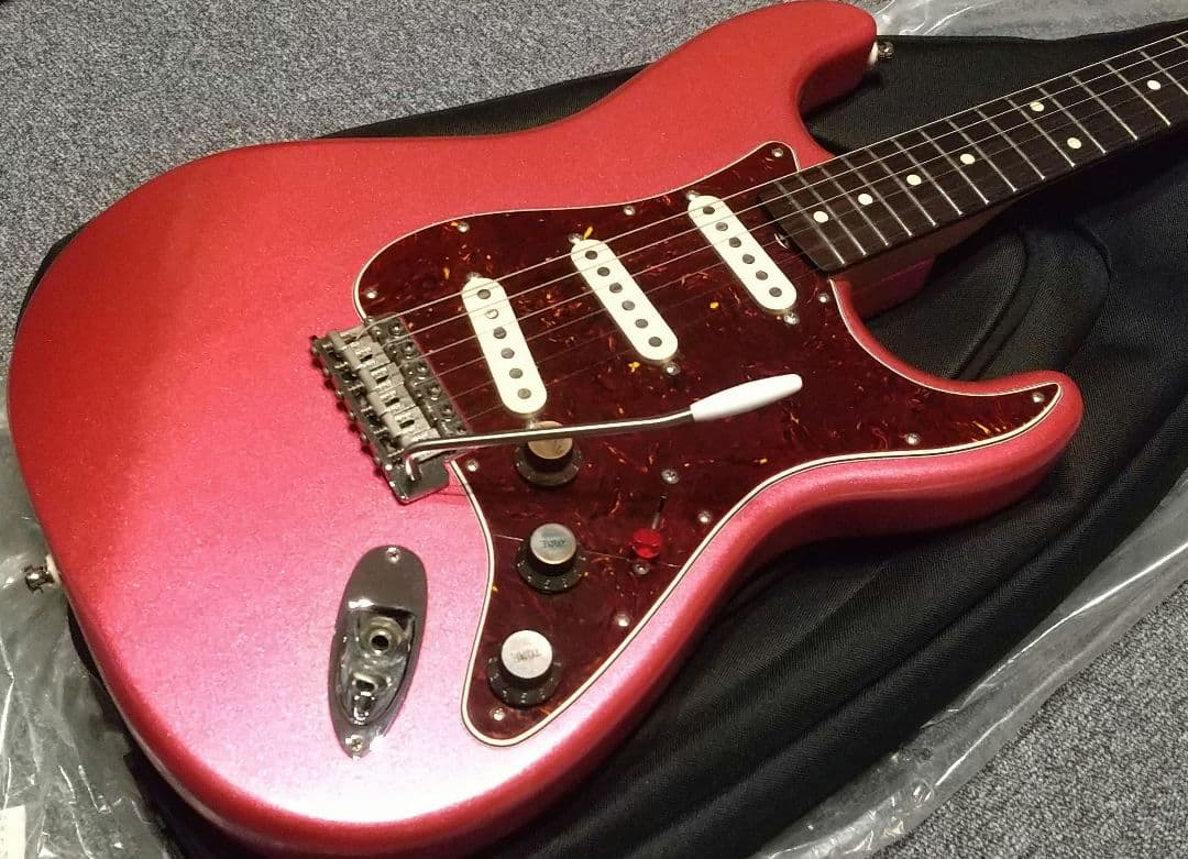 Fender ストラトキャスター ラッカー塗装 メタリックピンク