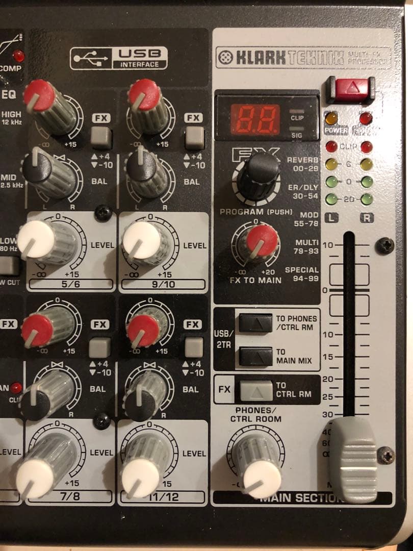 BEHRINGER XENYX QX1202USB インターフェイス エフェクト