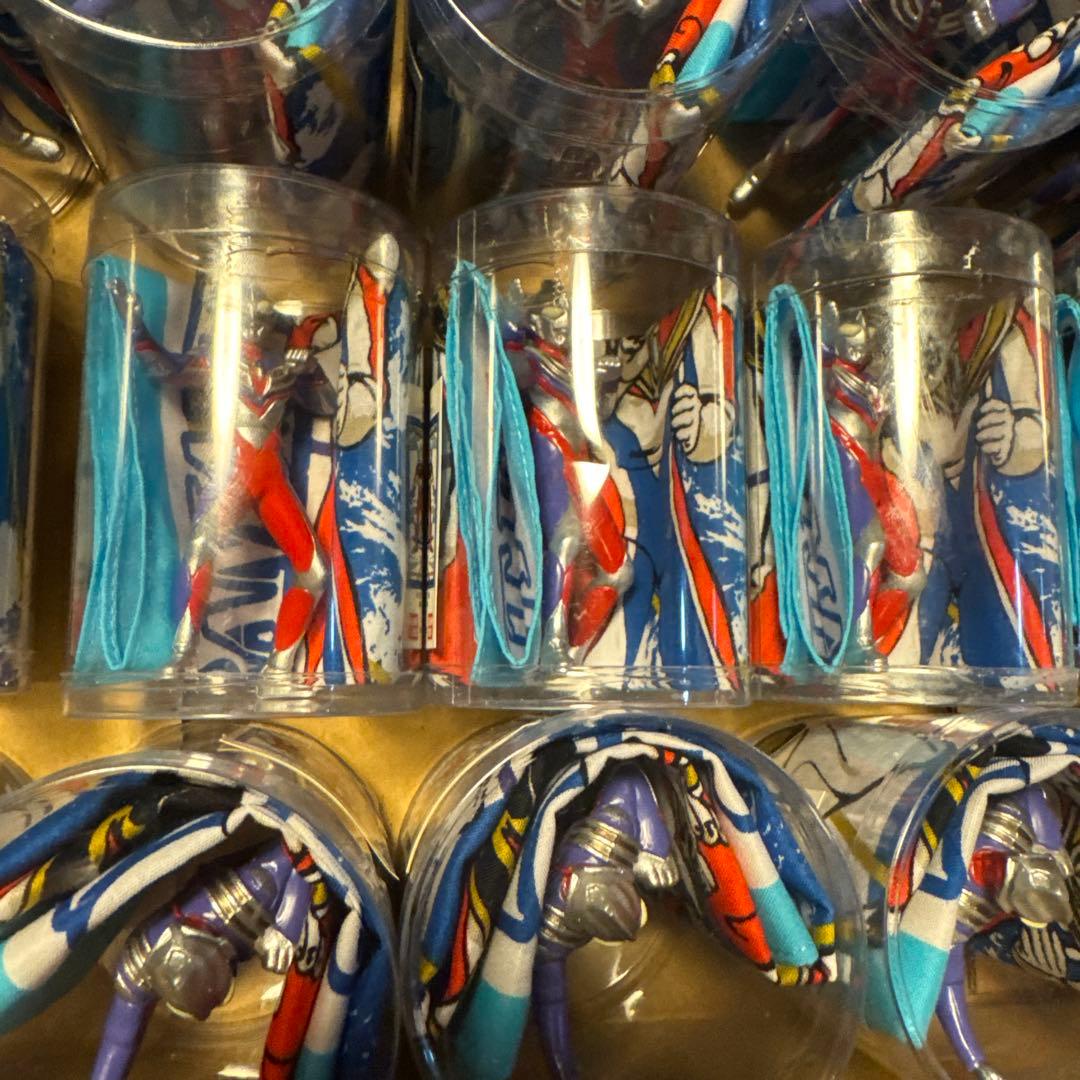 希少⭐︎ウルトラマンダイナ　ハンカチ＆ミニフィギュア 28個　まとめ売り
