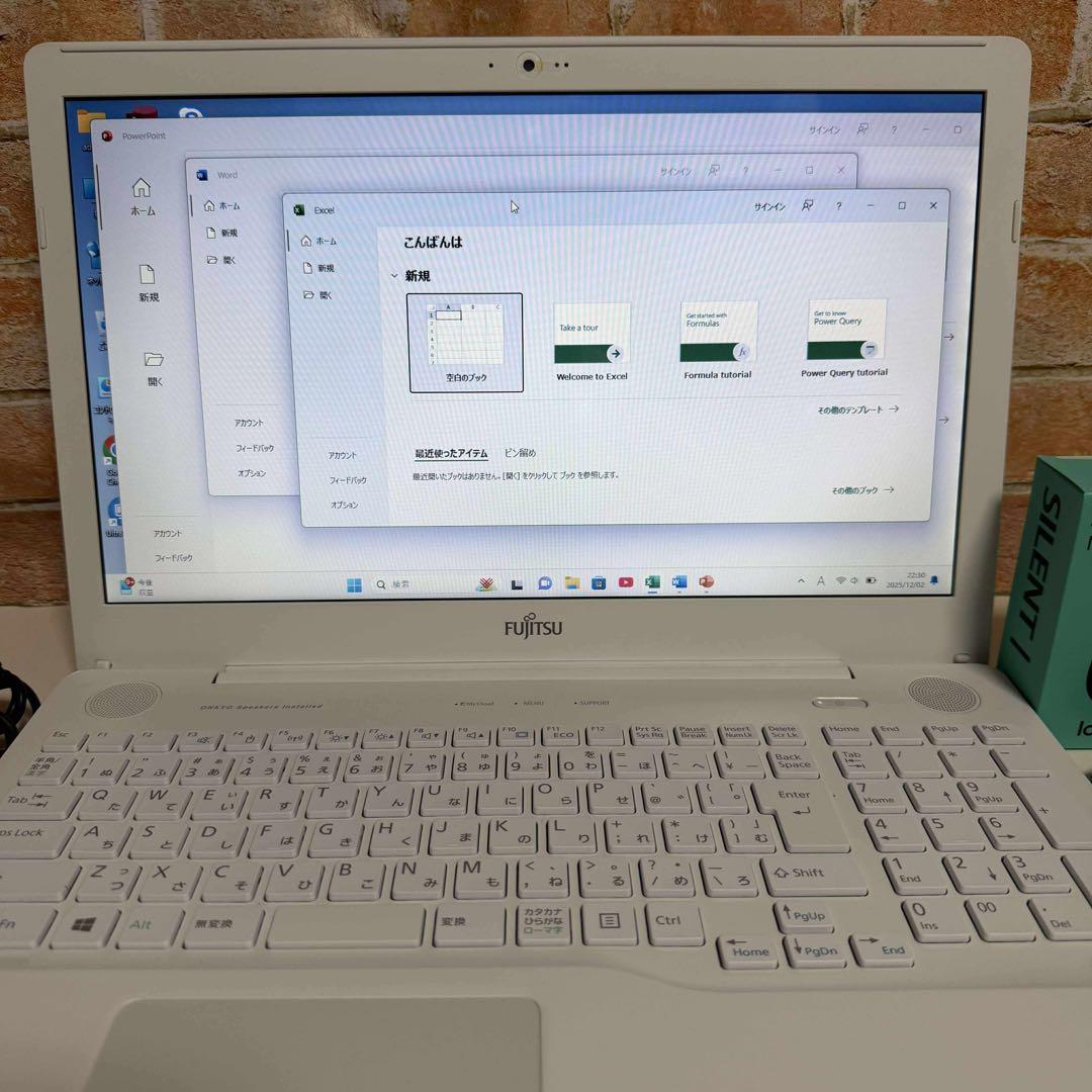 富士通ノートPC 高速起動SSD256GBメモリ8GWindows11 オフィス