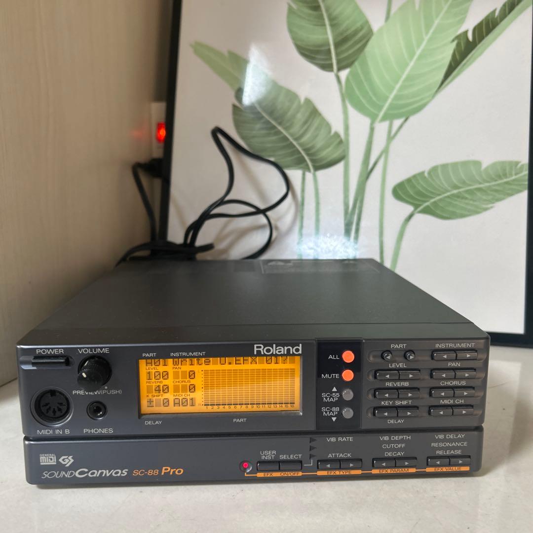 送料無料　￼Roland SC-88Pro 音源モジュール