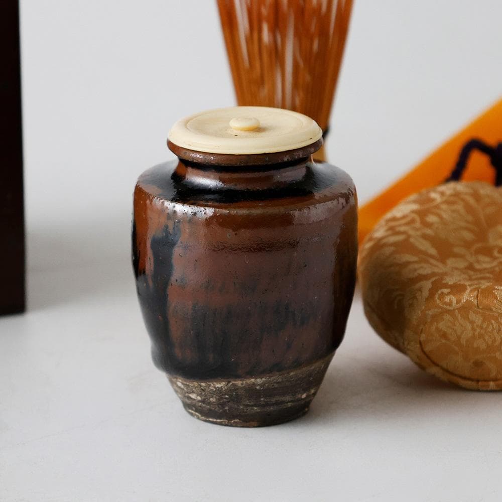 時代年代物 古瀬戸 肩衝茶入 仕覆 黄布 茶道具 濃茶入れ げ蓋