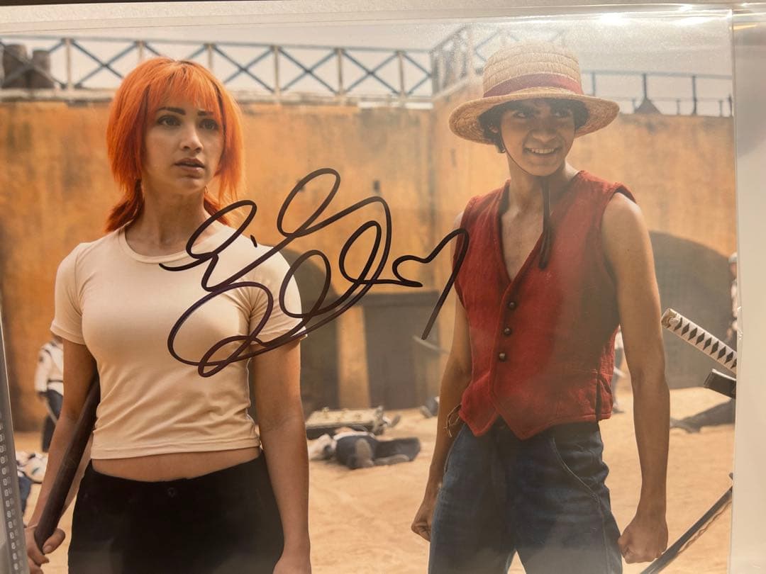 ワンピース　ナミ　コミコン　エミリー・ラッド　サイン