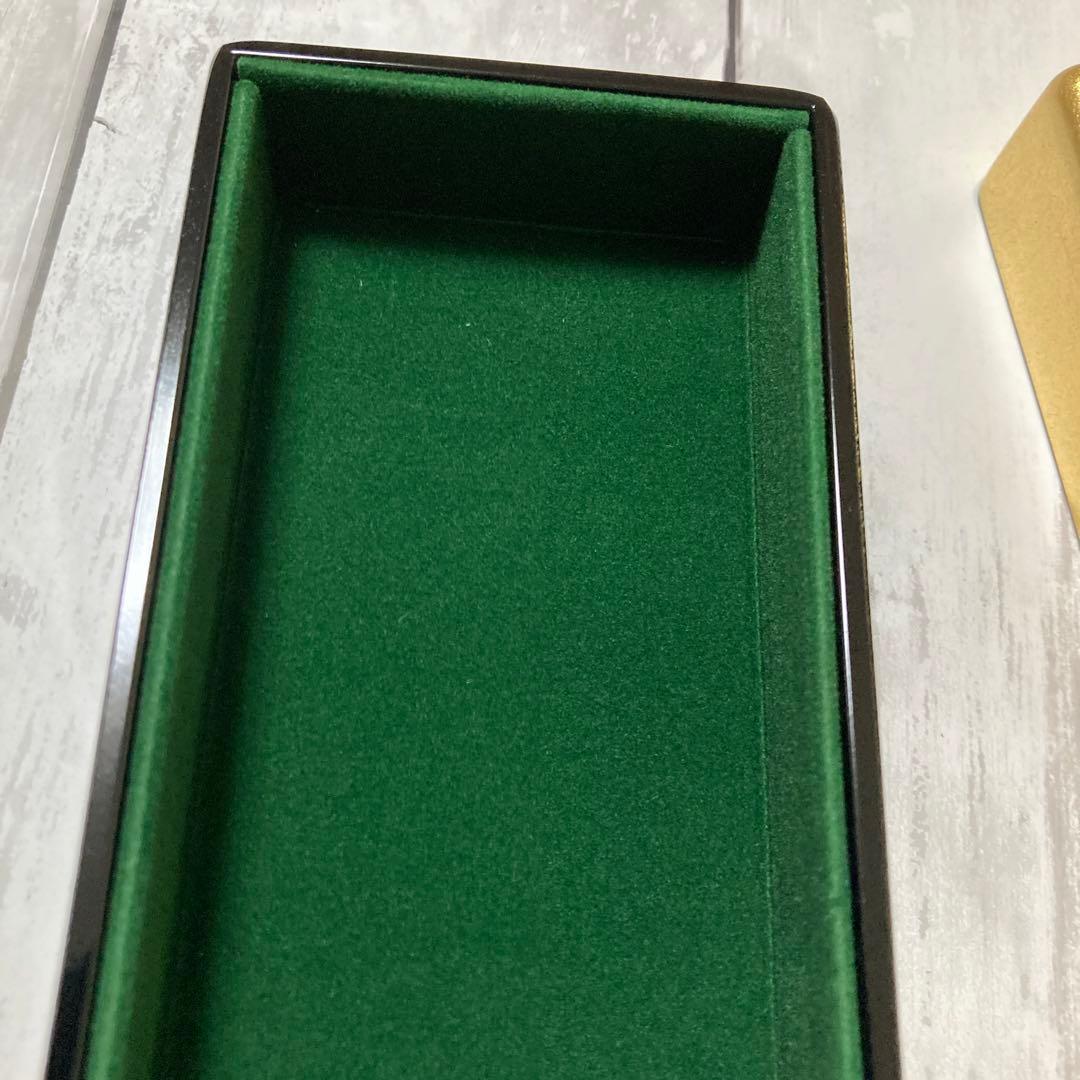 新品　金箔の鶴模様 漆器