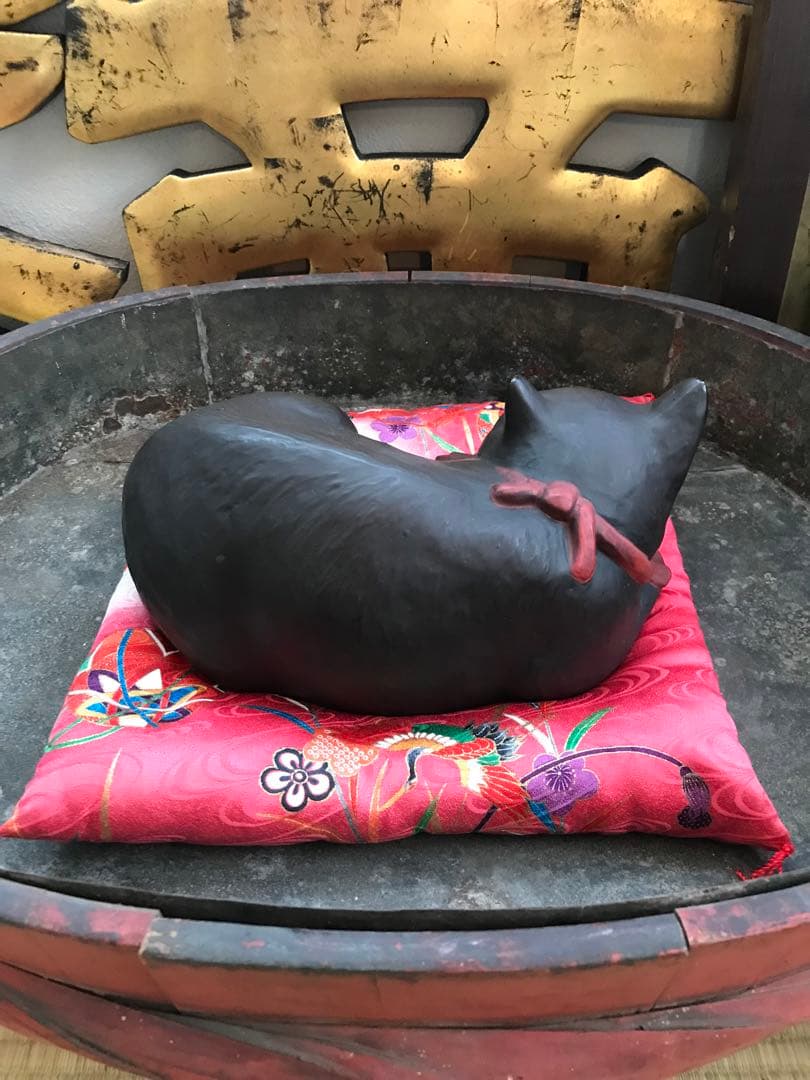超希少 珍品 時代 骨董 猫 黒猫 眠り猫 置物 春画人形 枕絵 裏隠し 昭和