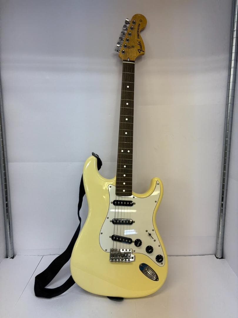 ア*ラ様 【中古】イエロー フェンダー ストラトキャスタータイプ エレキギター