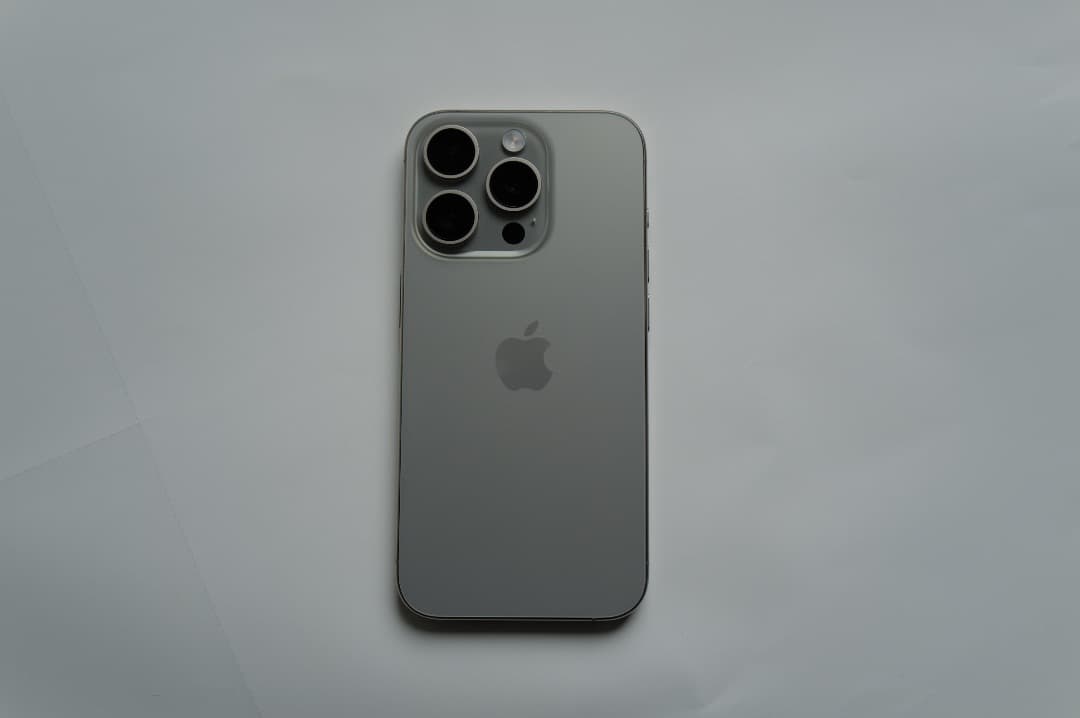超美品 iPhone 15 Pro ナチュラルチタン 256GB Simフリー