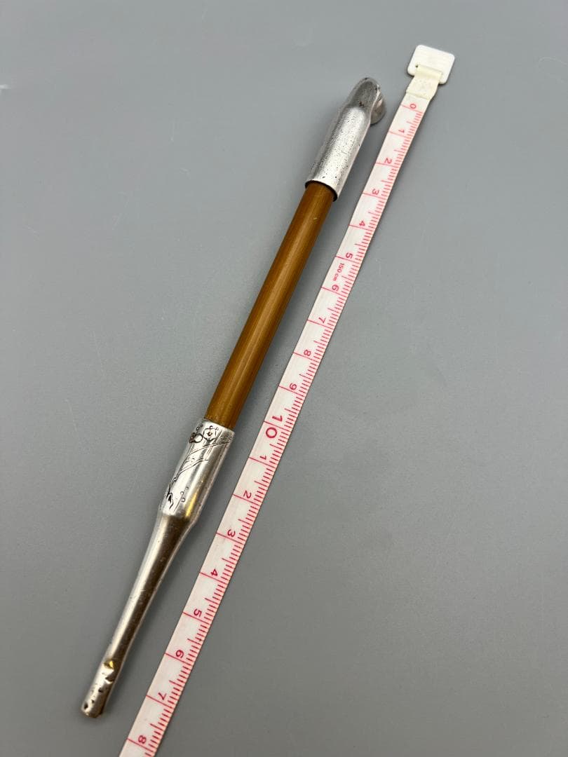 銀製　煙管　キセル　梅図　銀細工　アンティーク　重量約29g