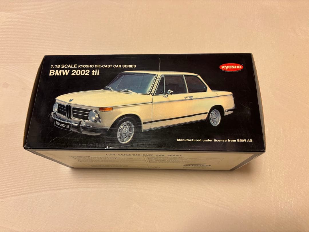 ミニカー BMW2002tii 1:18SCALE kyosho