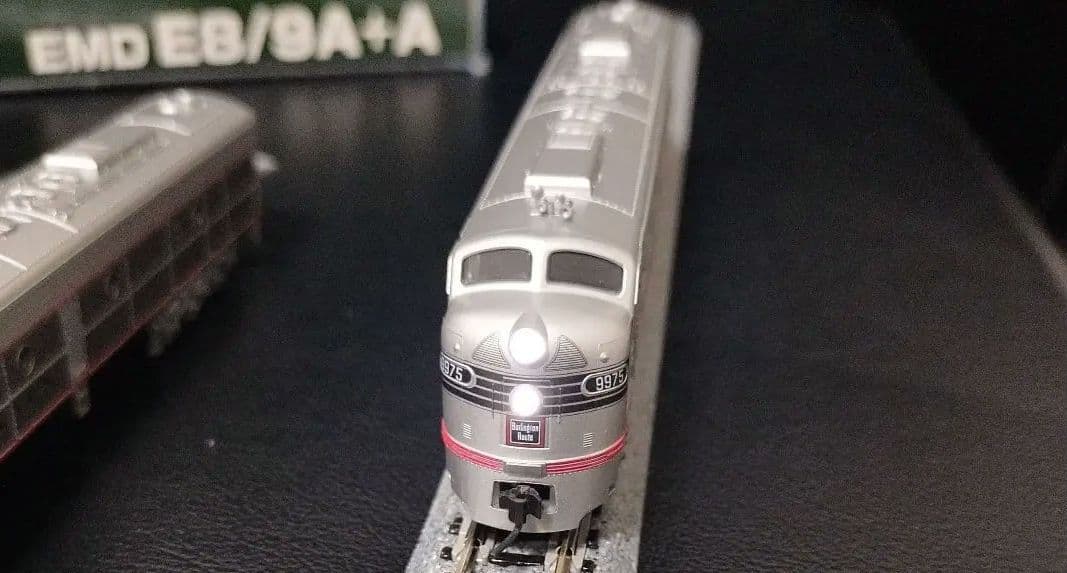 EMD E8/9 A CB&Q 2両セット