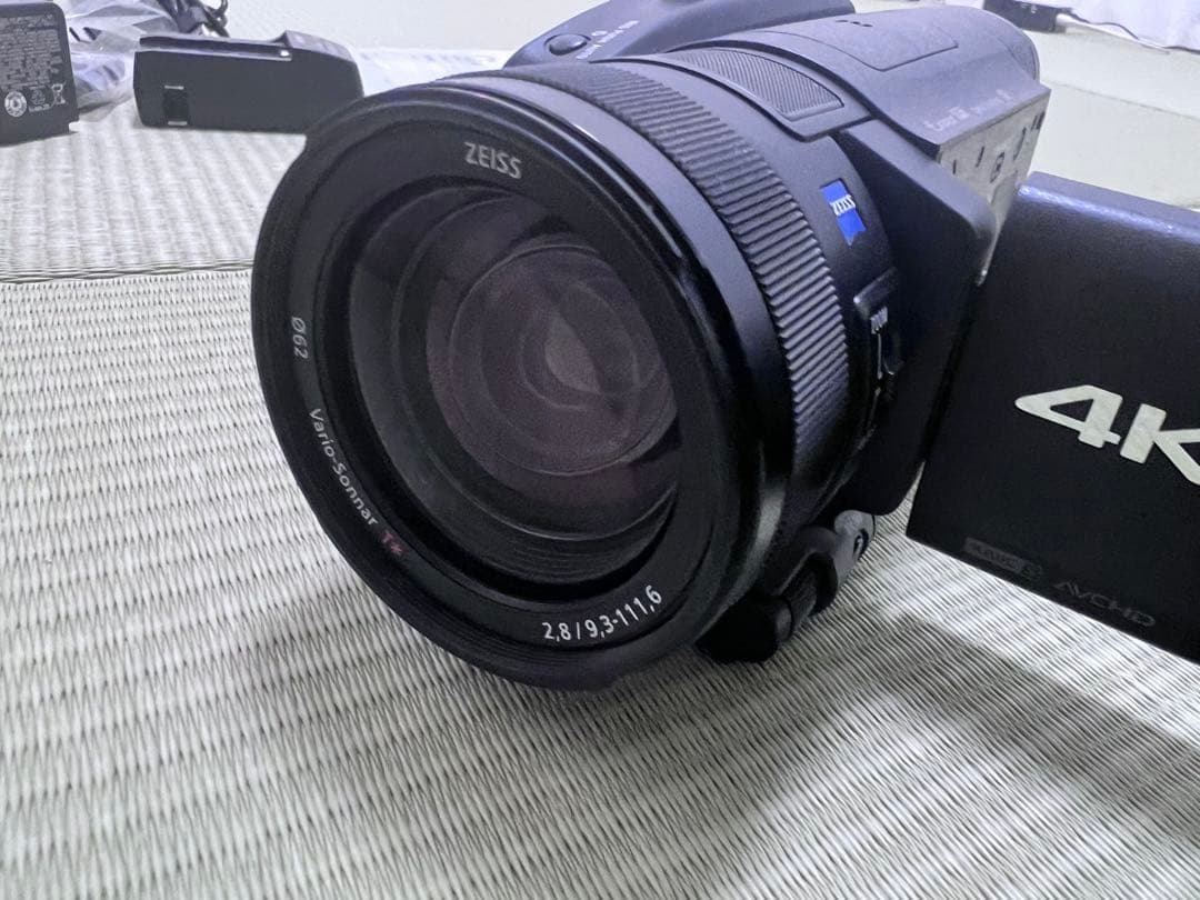 Sony FDR-AX700 4Kビデオカメラ 本体