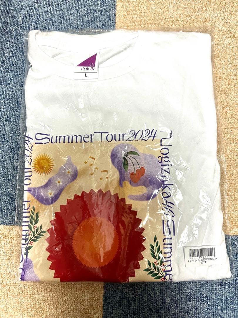 乃木坂46久保史緒里直筆サイン入りTシャツ