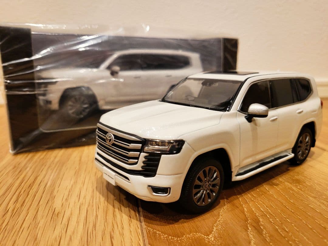 【希少‼ ランドクルーザー300 ミニカー 2台セット まとめ売り】