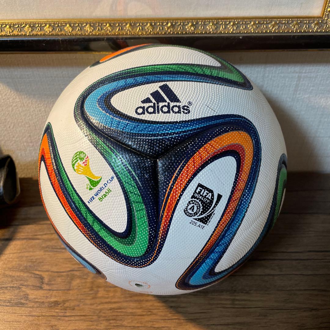 サッカー公式球　ブラズーカ　５号級