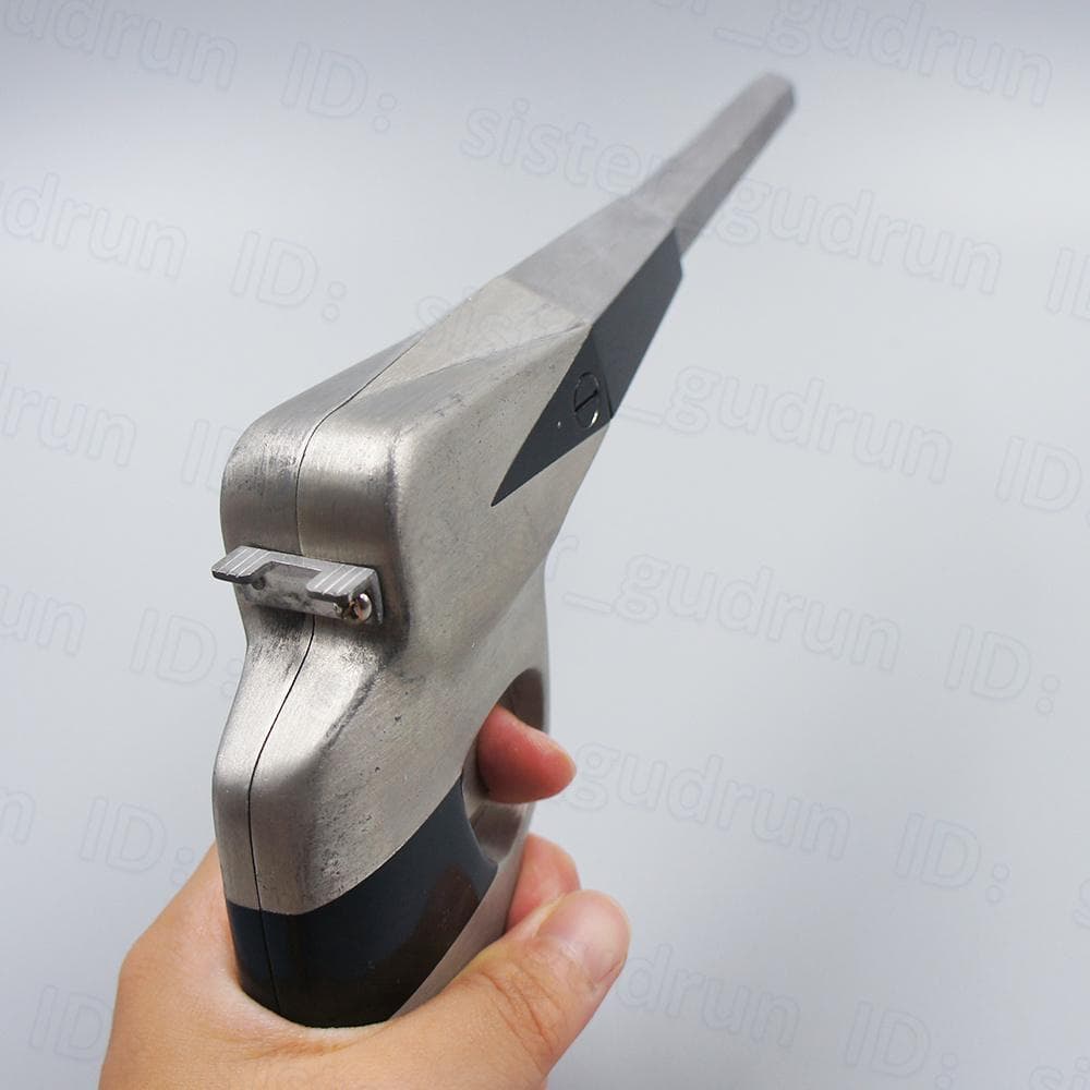 【レア】　スーパーガン　直筆サイン入り 木製専用ケース付き　ウルトラマン