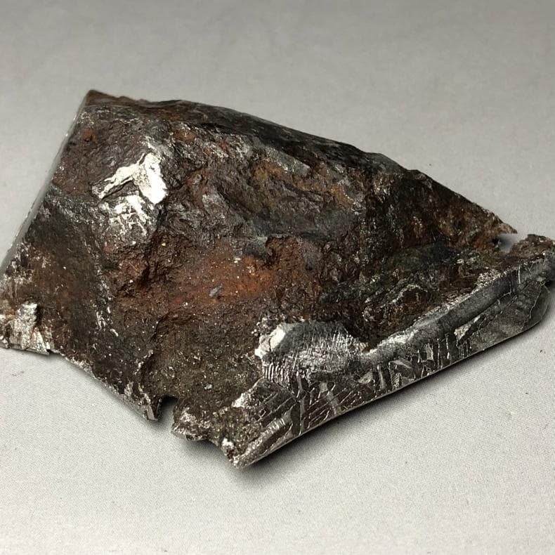は*は様 隕石 鉄隕石　アルタイ隕石　原皮付き　ナチュラル　原石　重さ約135ｇ