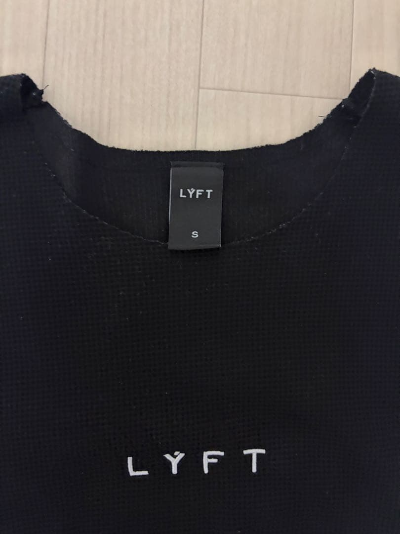 LYFT ブラック Tシャツ Sサイズ