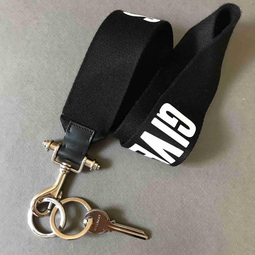 正規 Givenchy ジバンシィ ロゴ ネックストラップ