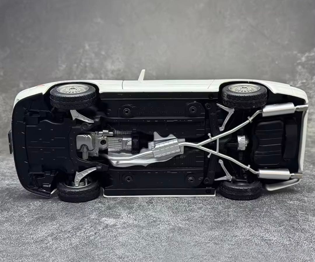 Mazda Savanna RX-7 FC3S 1/18スケールモデル